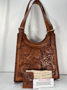 VILENCA HOLLAND-NWT $545.00                        6 WEEKS OF TOOLING ON 2 SIDES